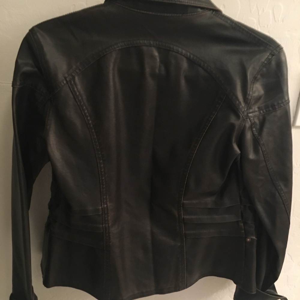 Rustic leather type jacket - Picture 2 of 8